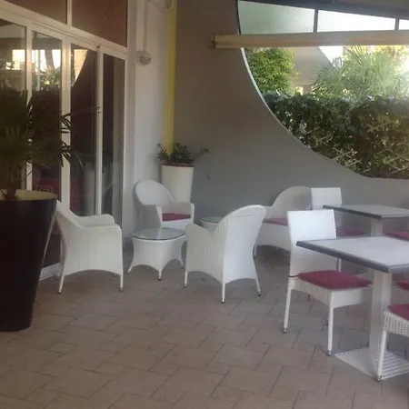 Imperia Hotel 2*