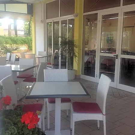 Imperia Hotel 2*